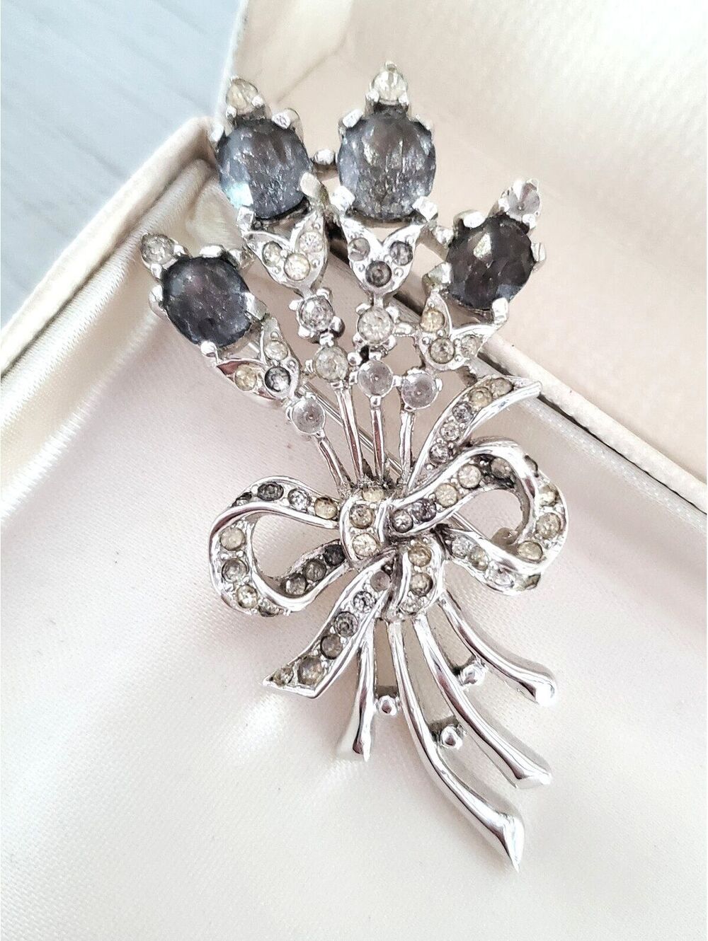 Vintage Crown Trifari Pat Pend 1940s Floral Smokey Rhinestone Bouquet Brooch